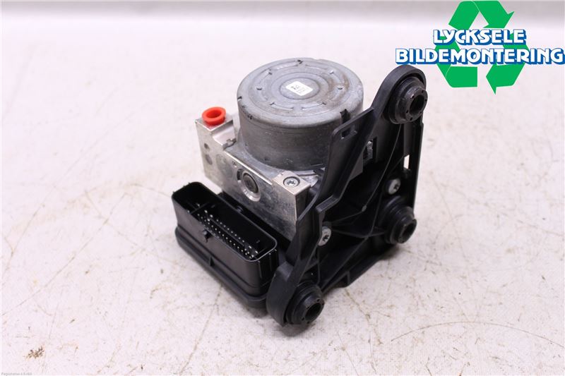 Volkswagen VW PASSAT 15-19 Abs Hydraulaggregat