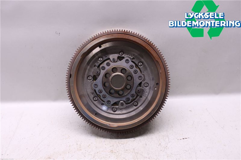 Volkswagen VW PASSAT 15-19 Svänghjul Aut
