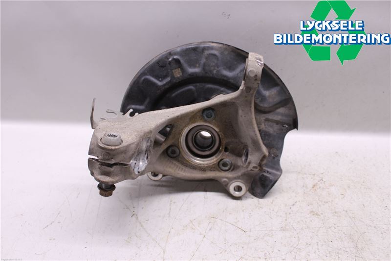 Volkswagen VW PASSAT 15-19 Styrspindel Lagerhus Hö