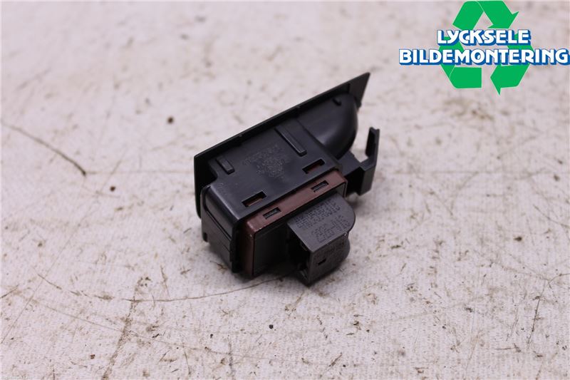 Audi A6 ALLROAD 12-18 Strömställare Baklucka