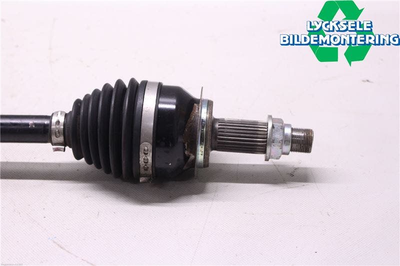 Mazda CX-3 Drivaxel Fram Höger