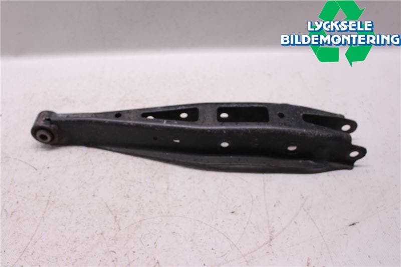 Subaru FORESTER SJ 13-18 Bärarm Bak Höger