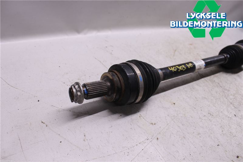 BMW 3 F30/F31/F80 12-19 Drivaxel Bak Vänster