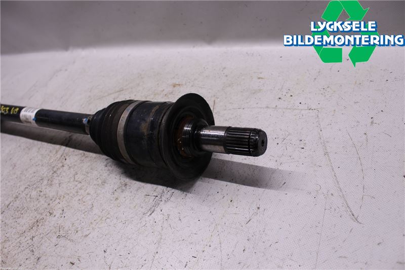 BMW 3 F30/F31/F80 12-19 Drivaxel Bak Vänster