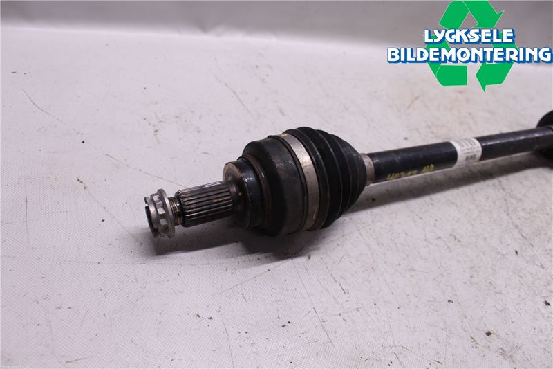 BMW 3 F30/F31/F80 12-19 Drivaxel Bak Höger