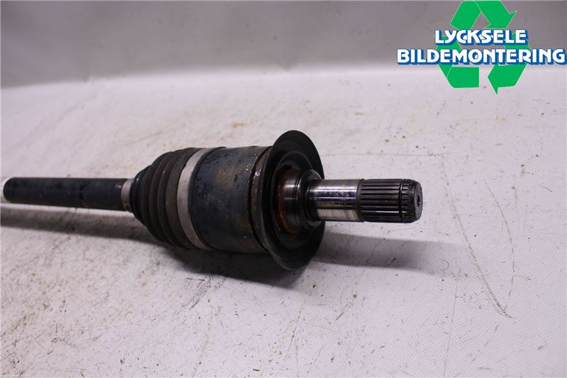 BMW 3 F30/F31/F80 12-19 Drivaxel Bak Höger