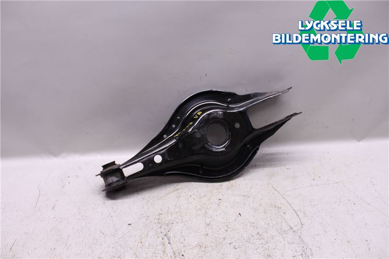BMW 3 F30/F31/F80 12-19 Bärarm Bak Vänster