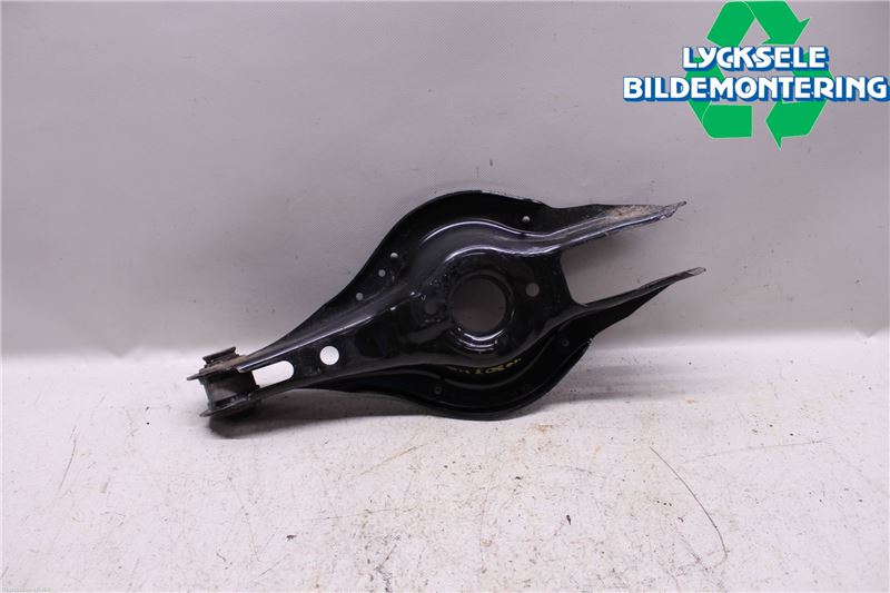 BMW 3 F30/F31/F80 12-19 Bärarm Bak Höger