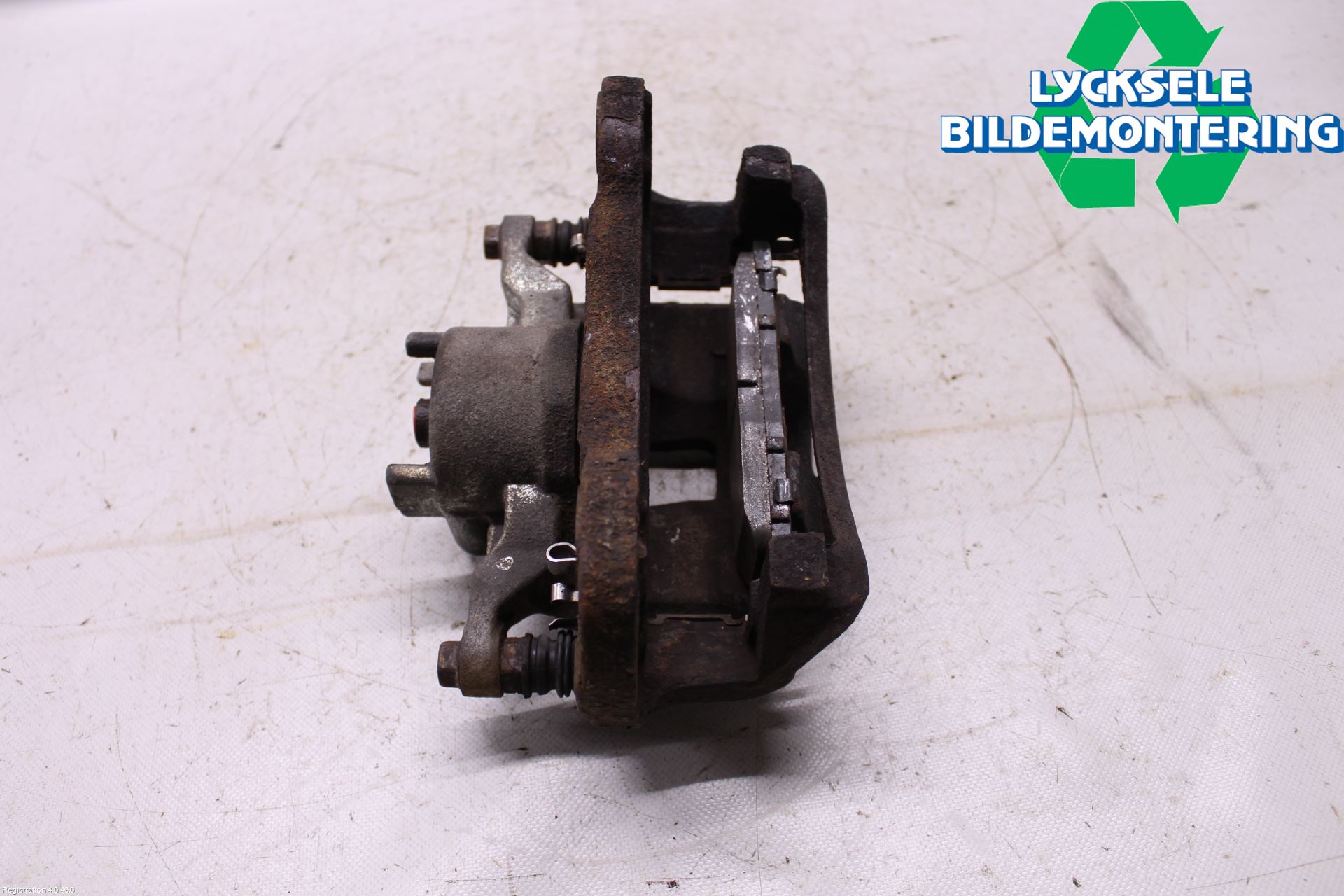 Mitsubishi L200 06-15 Bromsok Fram Vänster