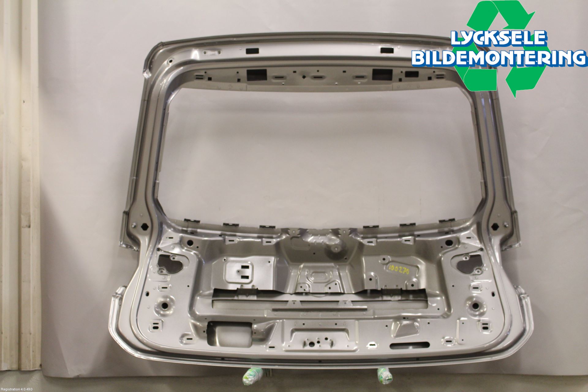 Volkswagen VW TIGUAN 16-24 Baklucka Kombi