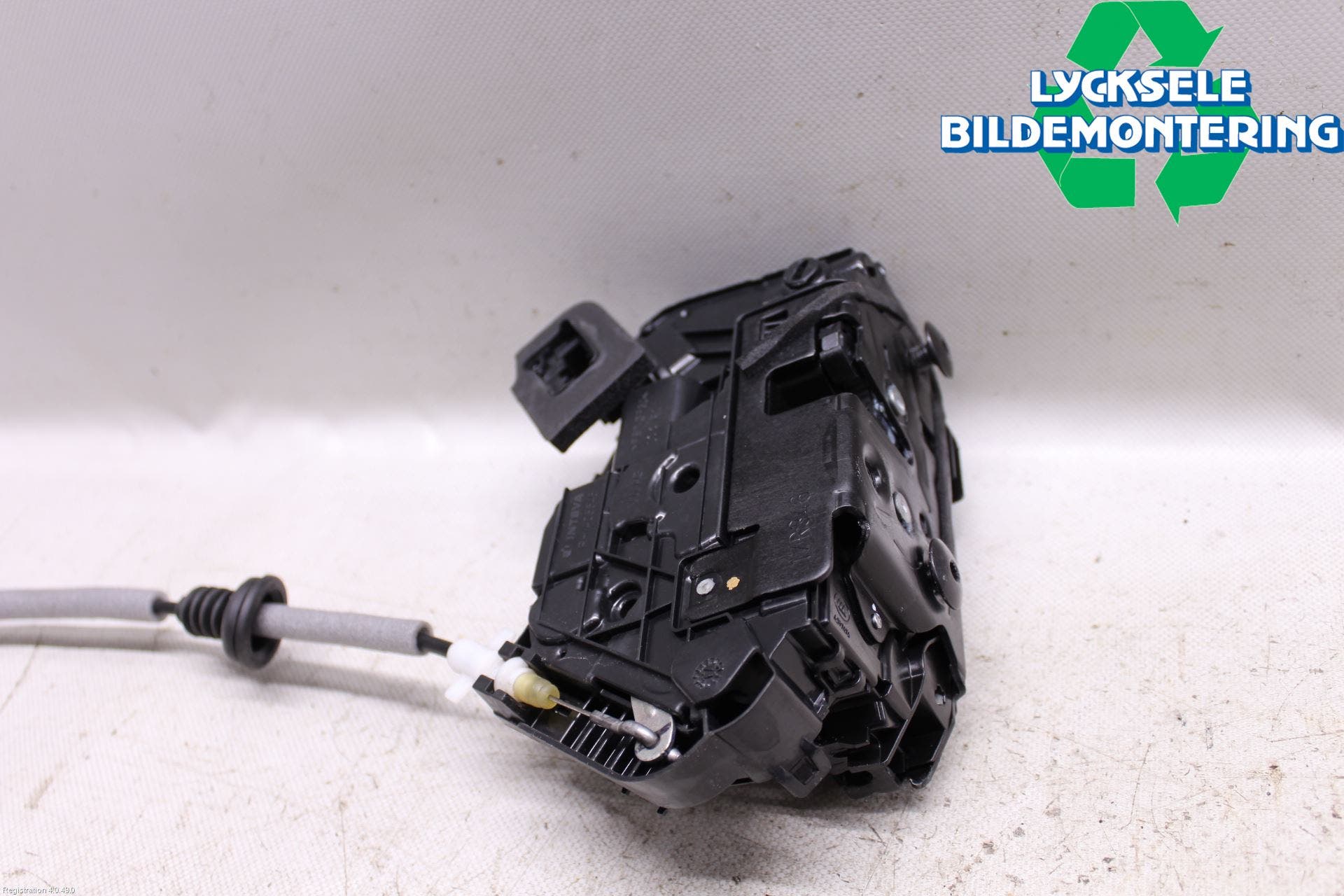 Volkswagen VW TIGUAN 16-24 Låskista-Dörrlås