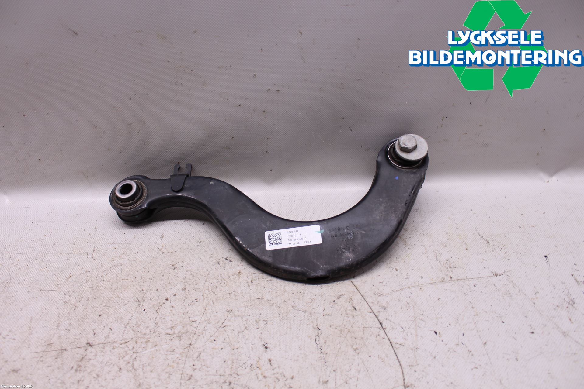 Volkswagen VW TIGUAN 16-24 Bärarm Bak Övre Höger