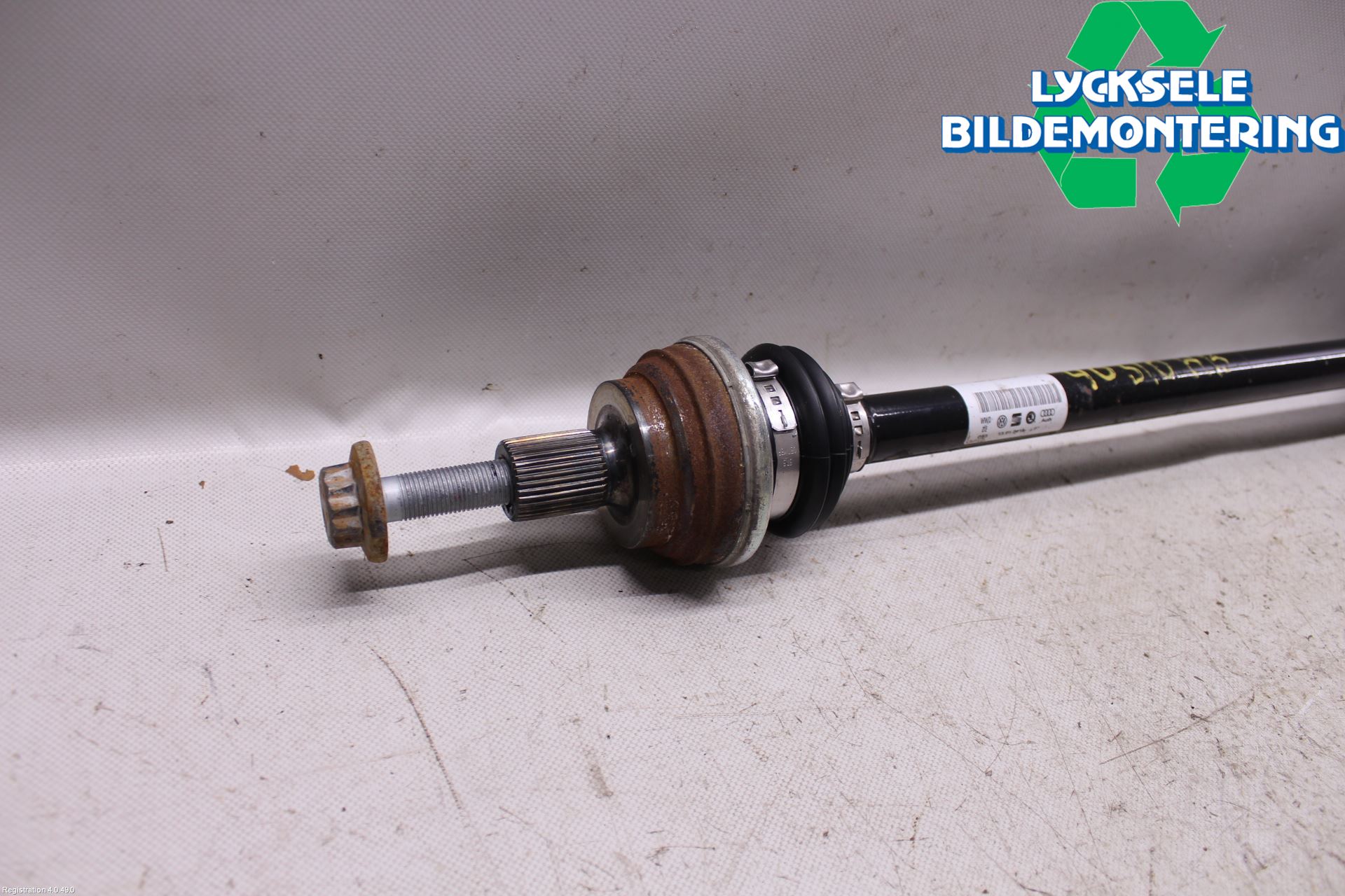 Volkswagen VW TIGUAN 16-24 Drivaxel Bak Höger
