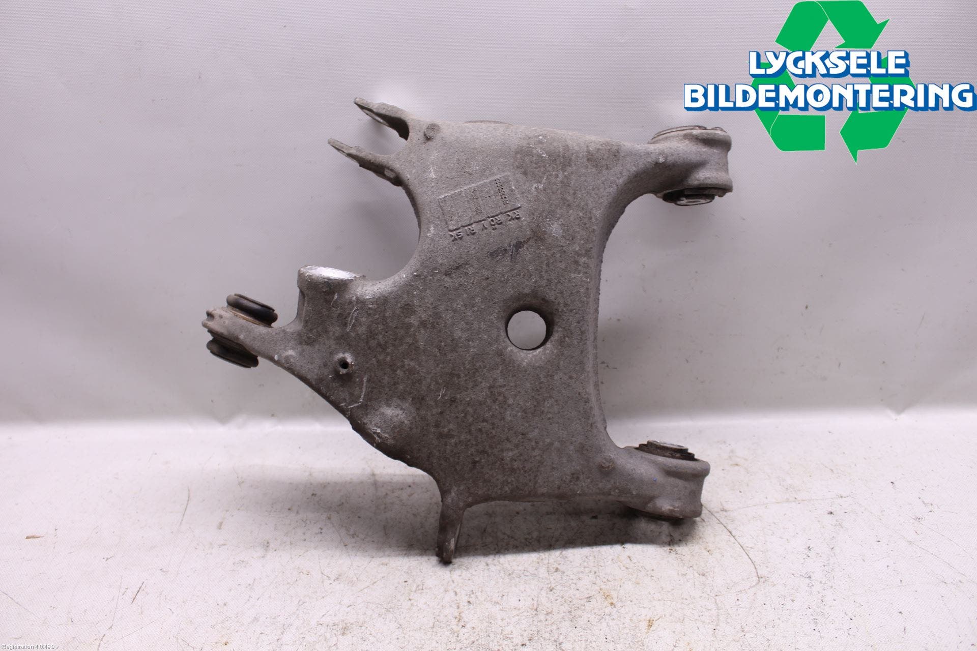 BMW 5 F10/F11/F18 09-17 Bärarm Bak Höger