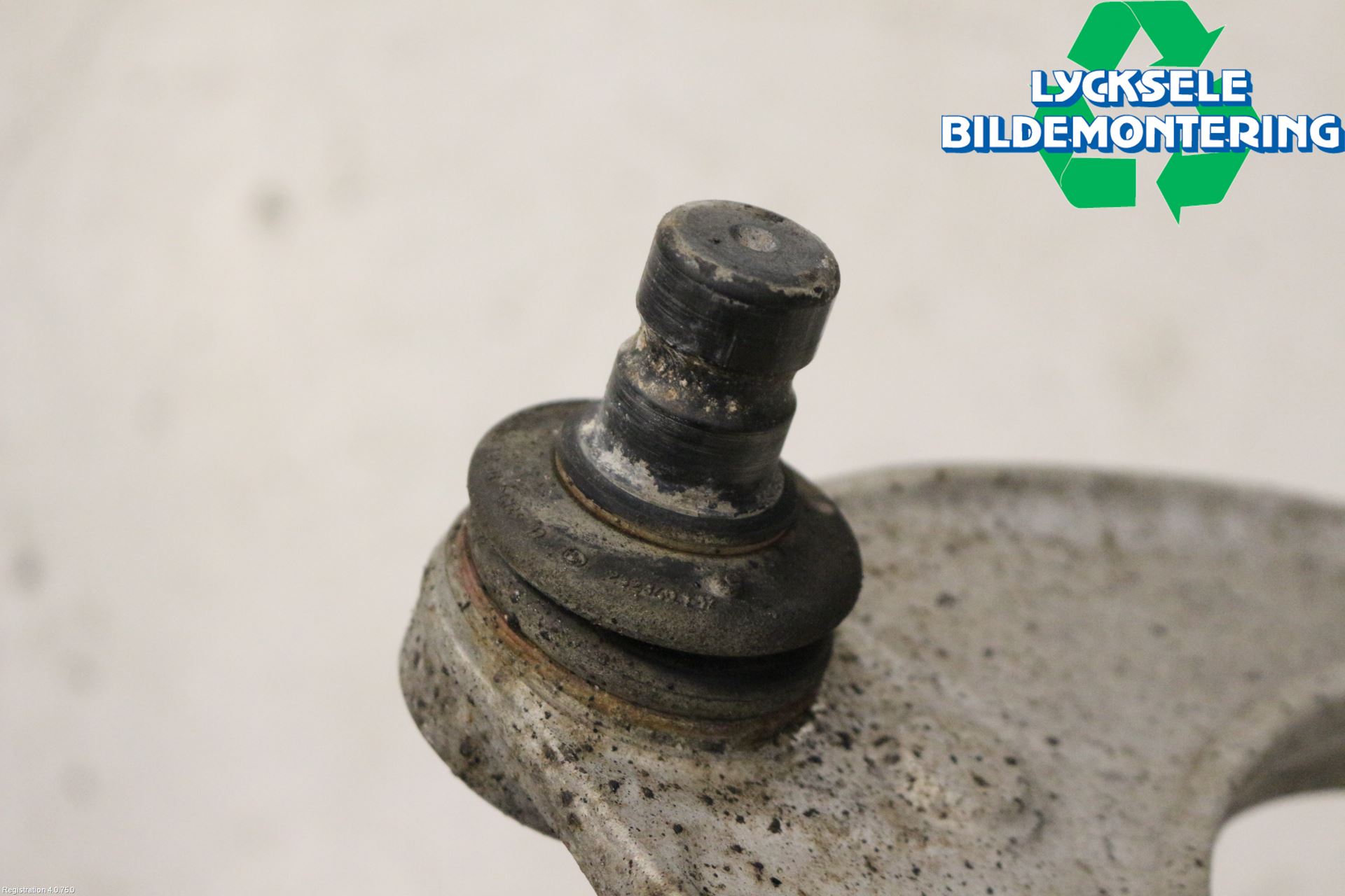 BMW 5 F10/F11/F18 09-17 Bärarm Fram Övre Vä