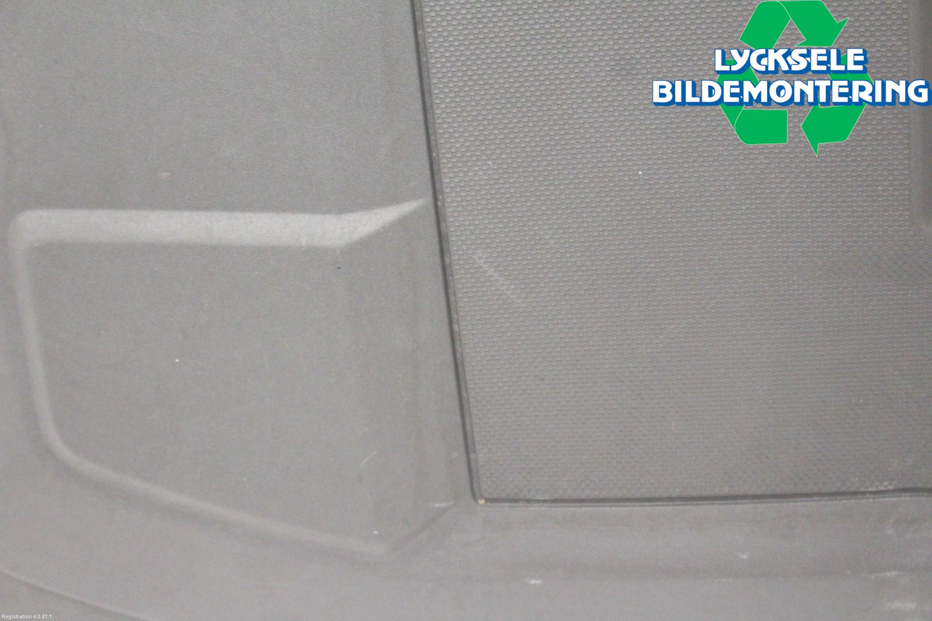 Audi A6 F2/C8 19- Motorkåpa