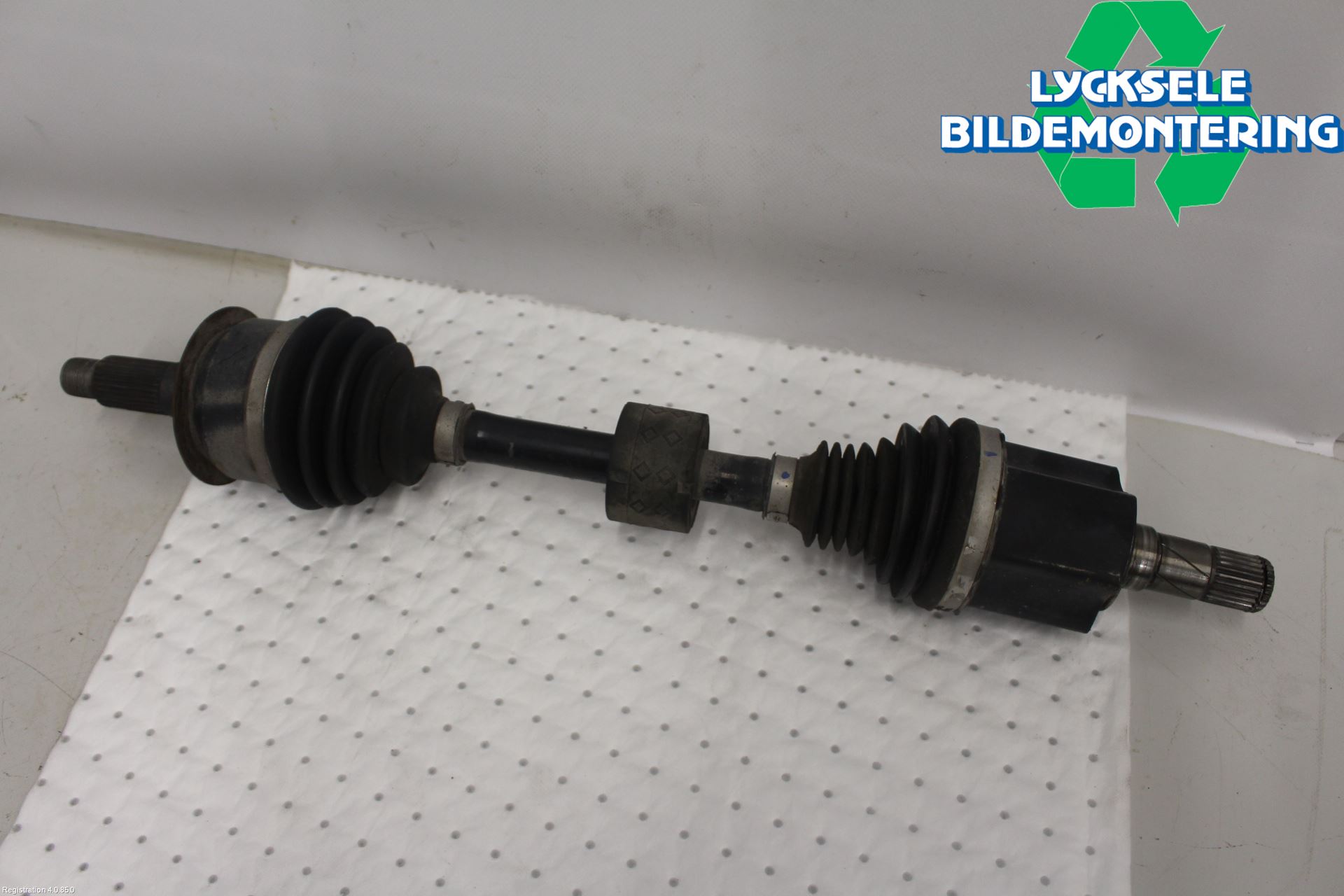 Suzuki SX4 S-CROSS 14-21 Drivaxel Fram Vänster