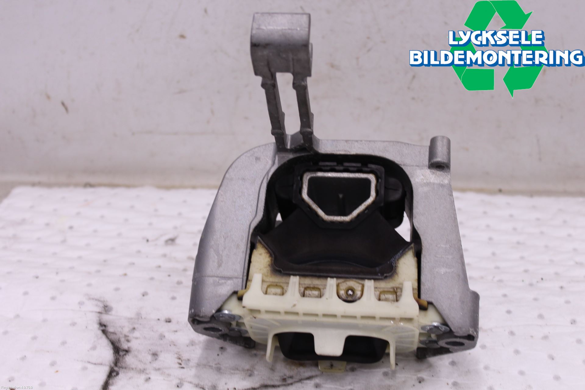 Volkswagen VW T-CROSS 19- Motorfäste