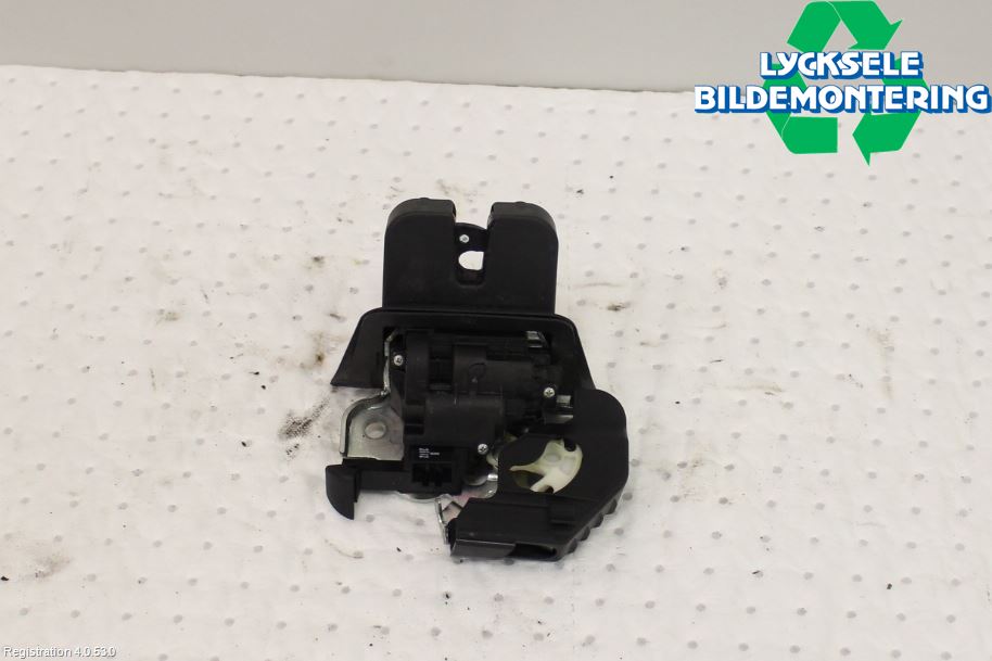 Audi A4 12-15 Låskista Baklucka