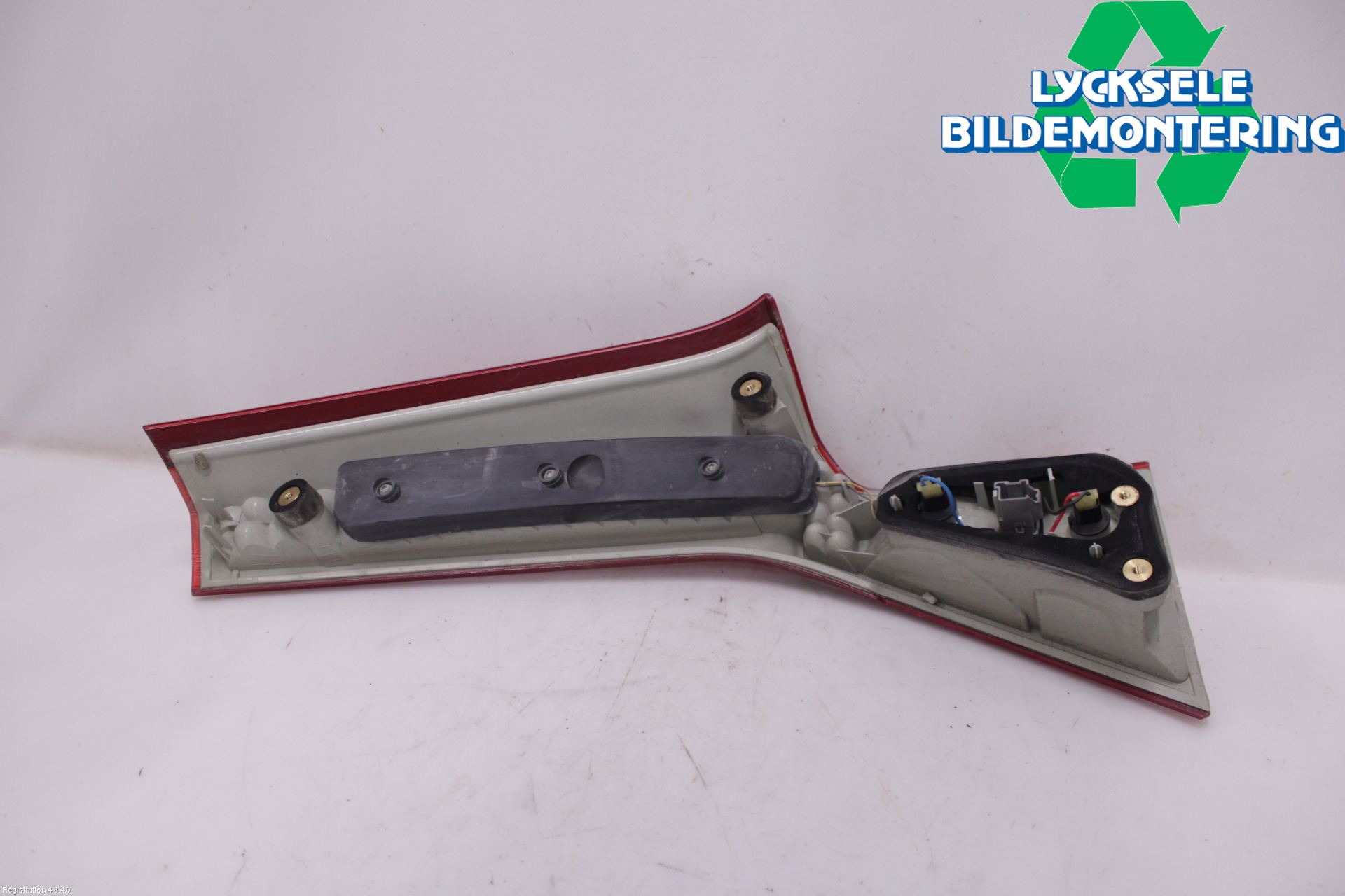 Volvo XC70 08-13 Bakljus Lucka Vä