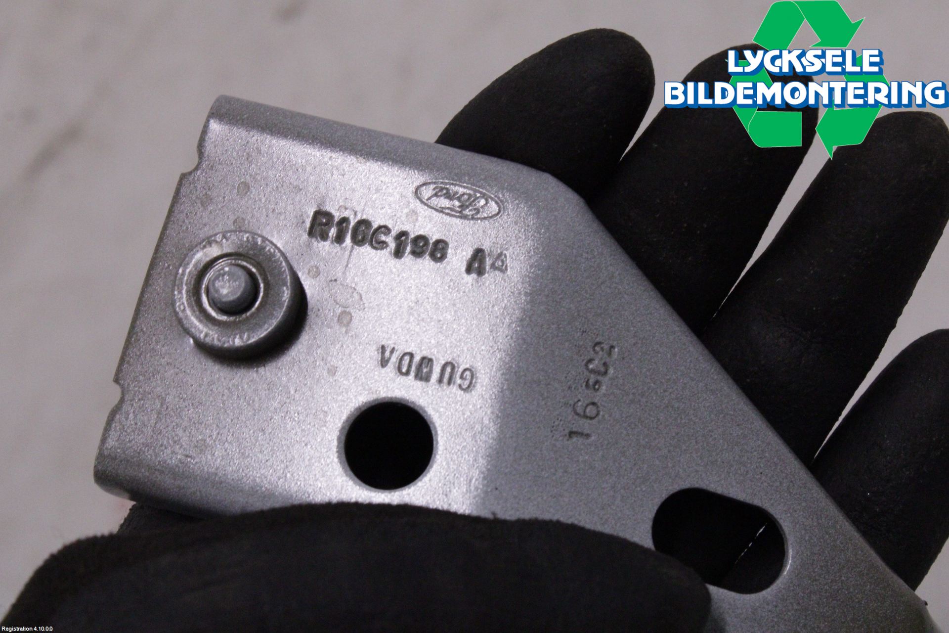 Ford MUSTANG Mach-E 21- Skärmfäste Fram Hö