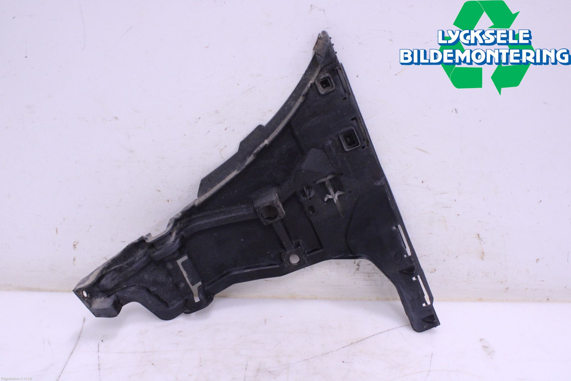 Volvo V70 05-08 Stötfångarfäste Fram Vä