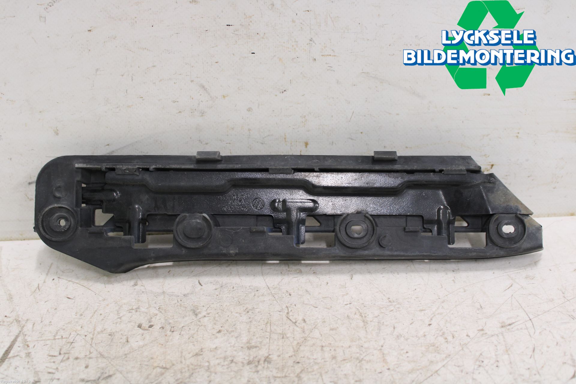 Volkswagen VW CADDY      04-10 Stötfångarfäste Fram Vä