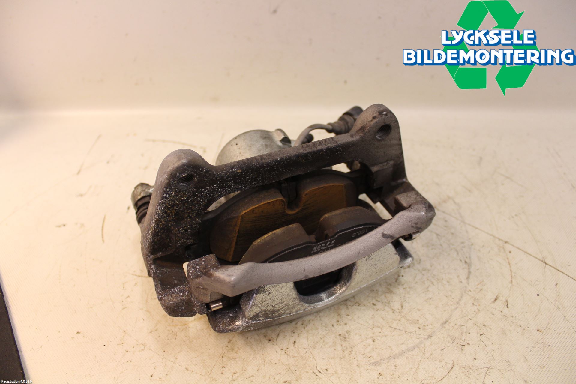 Volkswagen VW PASSAT 15-19 Bromsok Fram Höger
