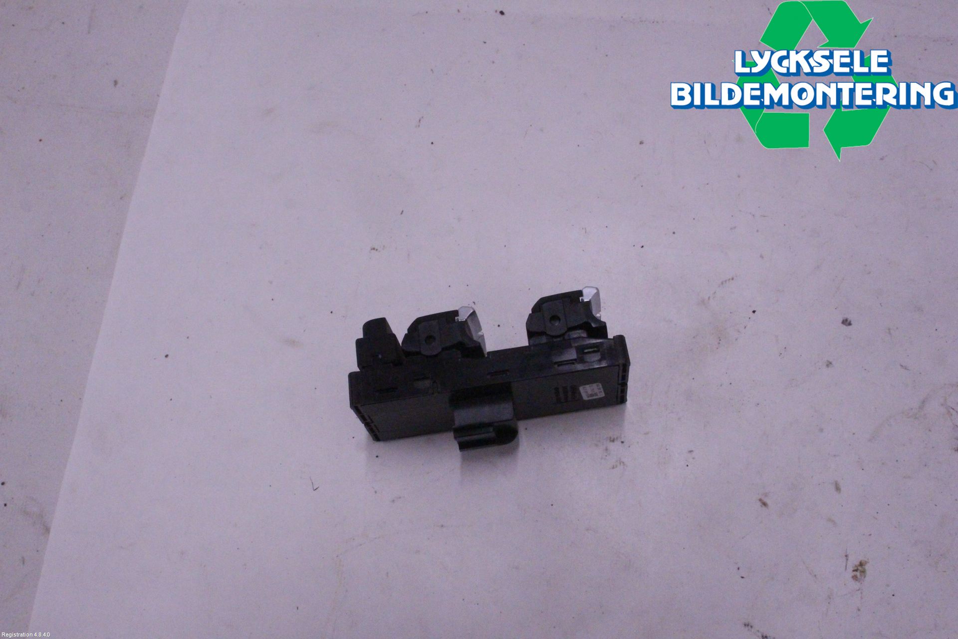 Audi A4/S4 B9 20- Strömställare Elhiss