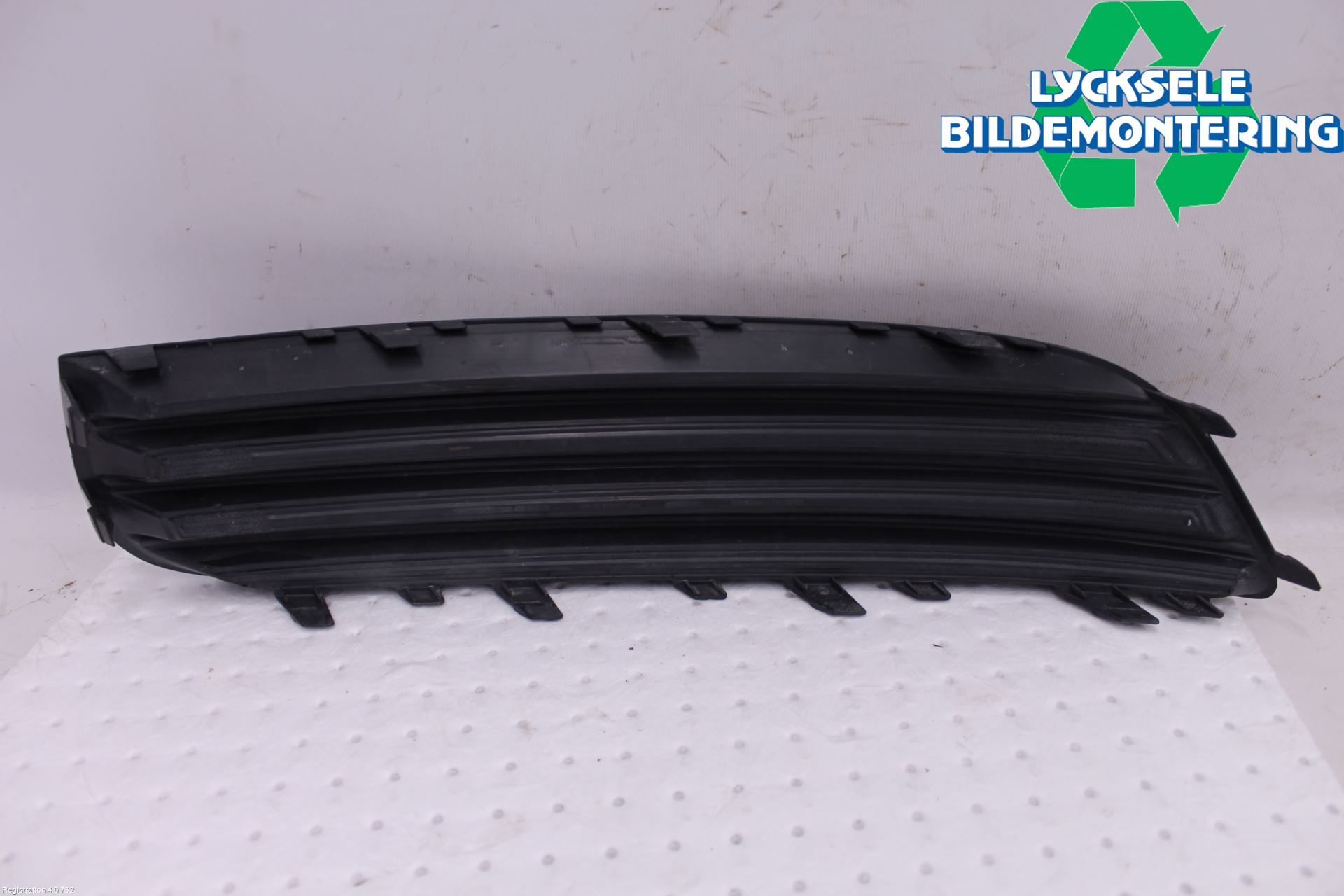 Opel INSIGNIA 09-16 Grilldel Höger