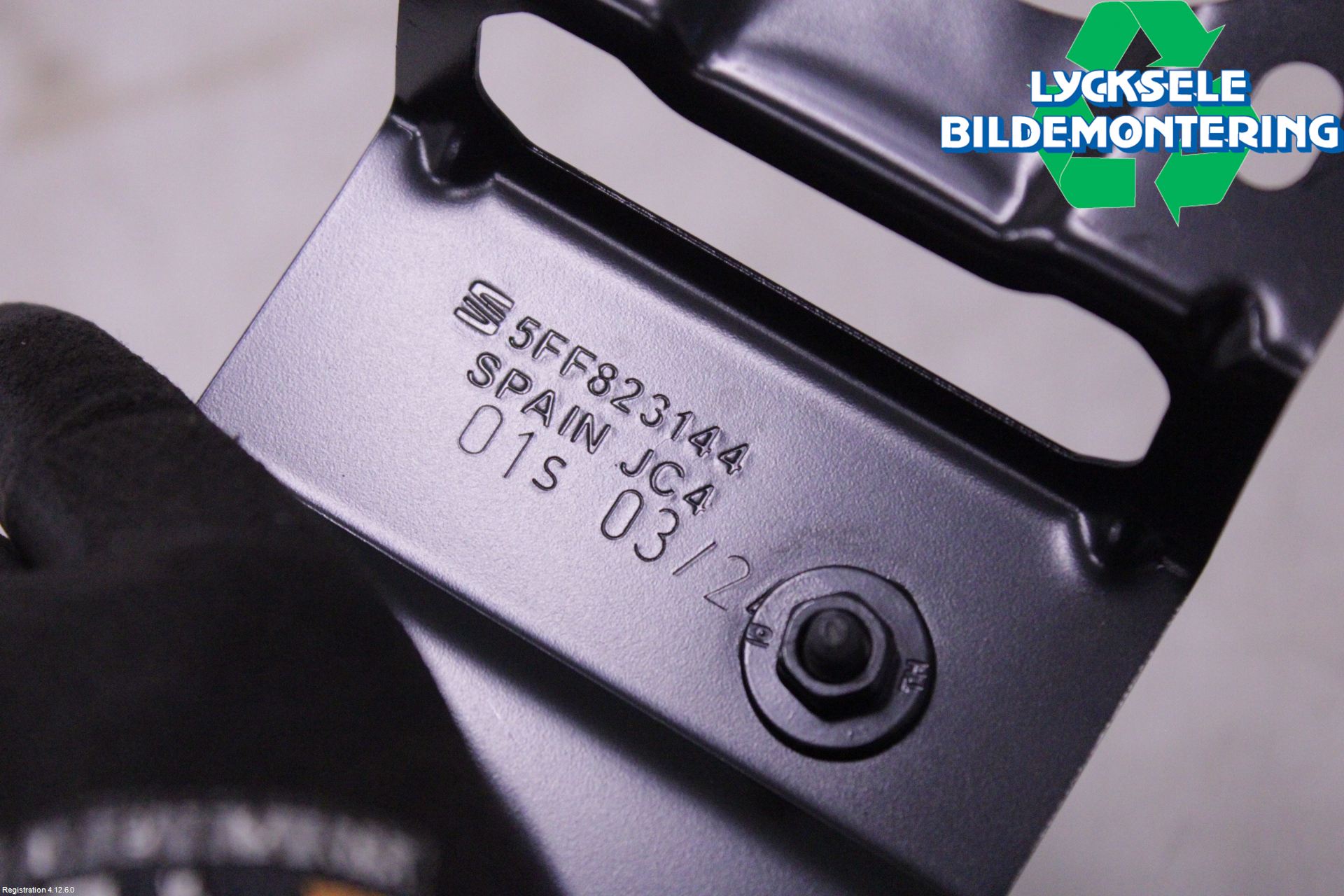 Cupra FORMENTOR 21- Huvlås