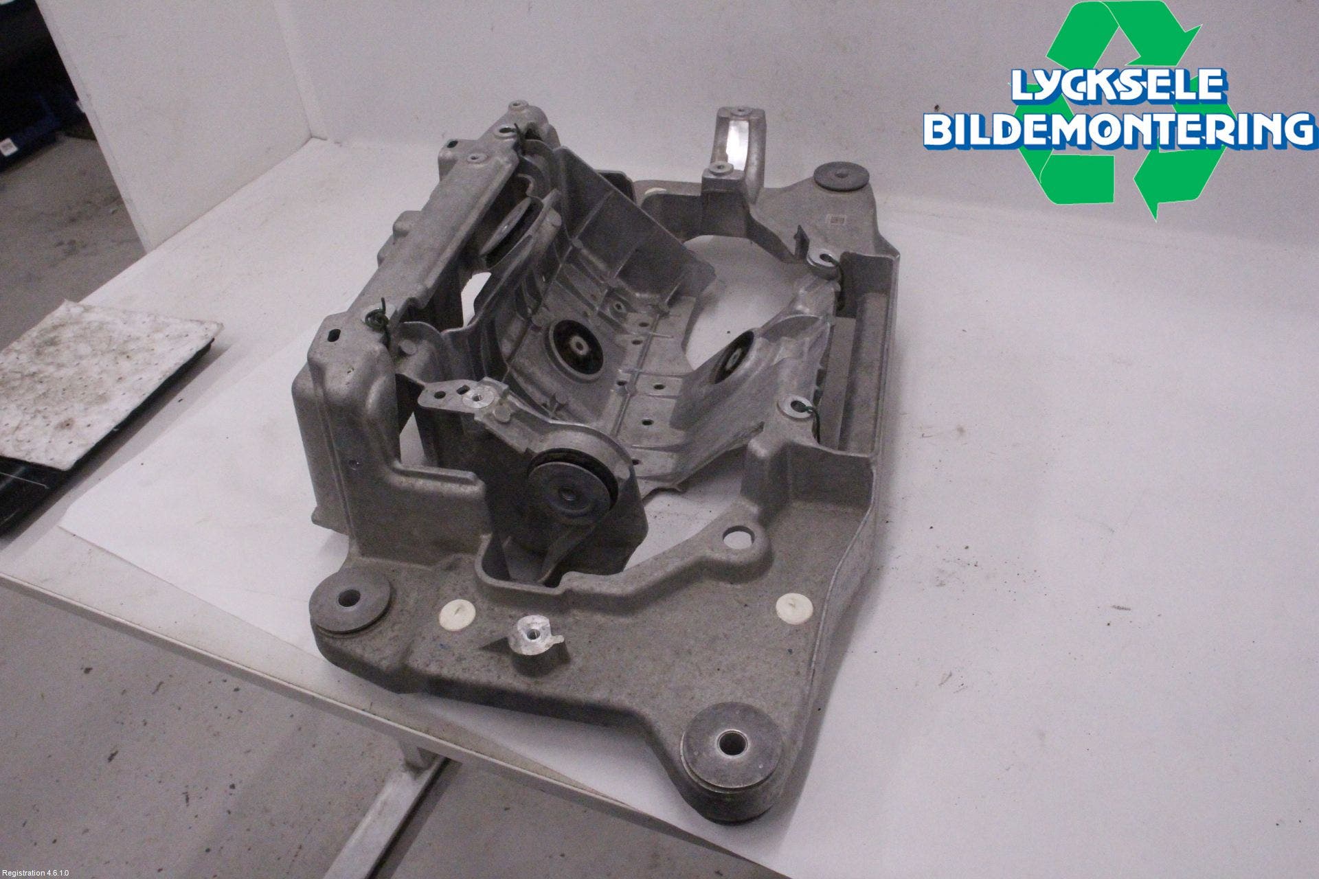 BMW 4/i4 G26 GRAN COUPÉ 21- Ac Kompressor-Fäste