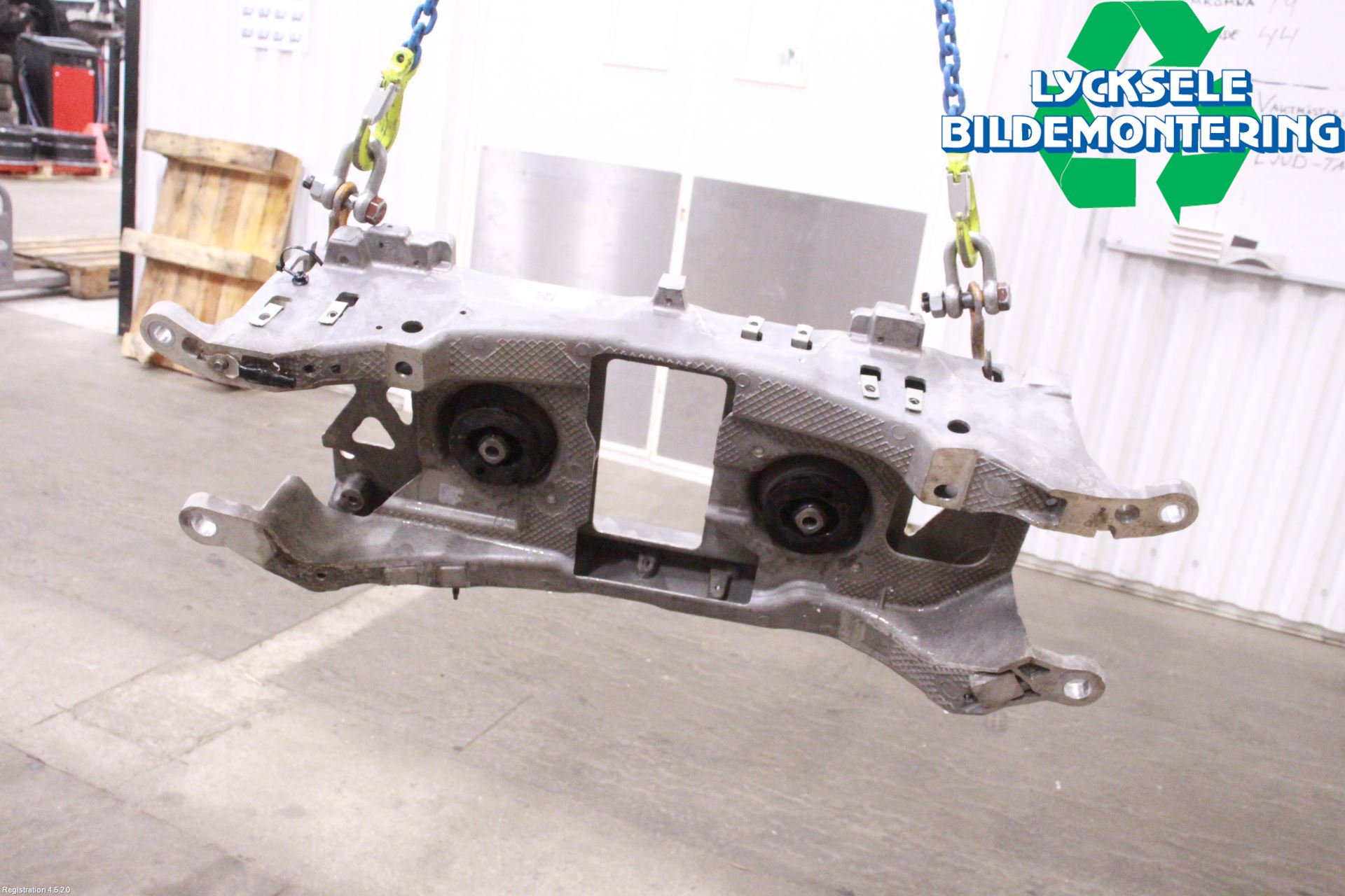 Ford MUSTANG Mach-E 21- Motorfäste