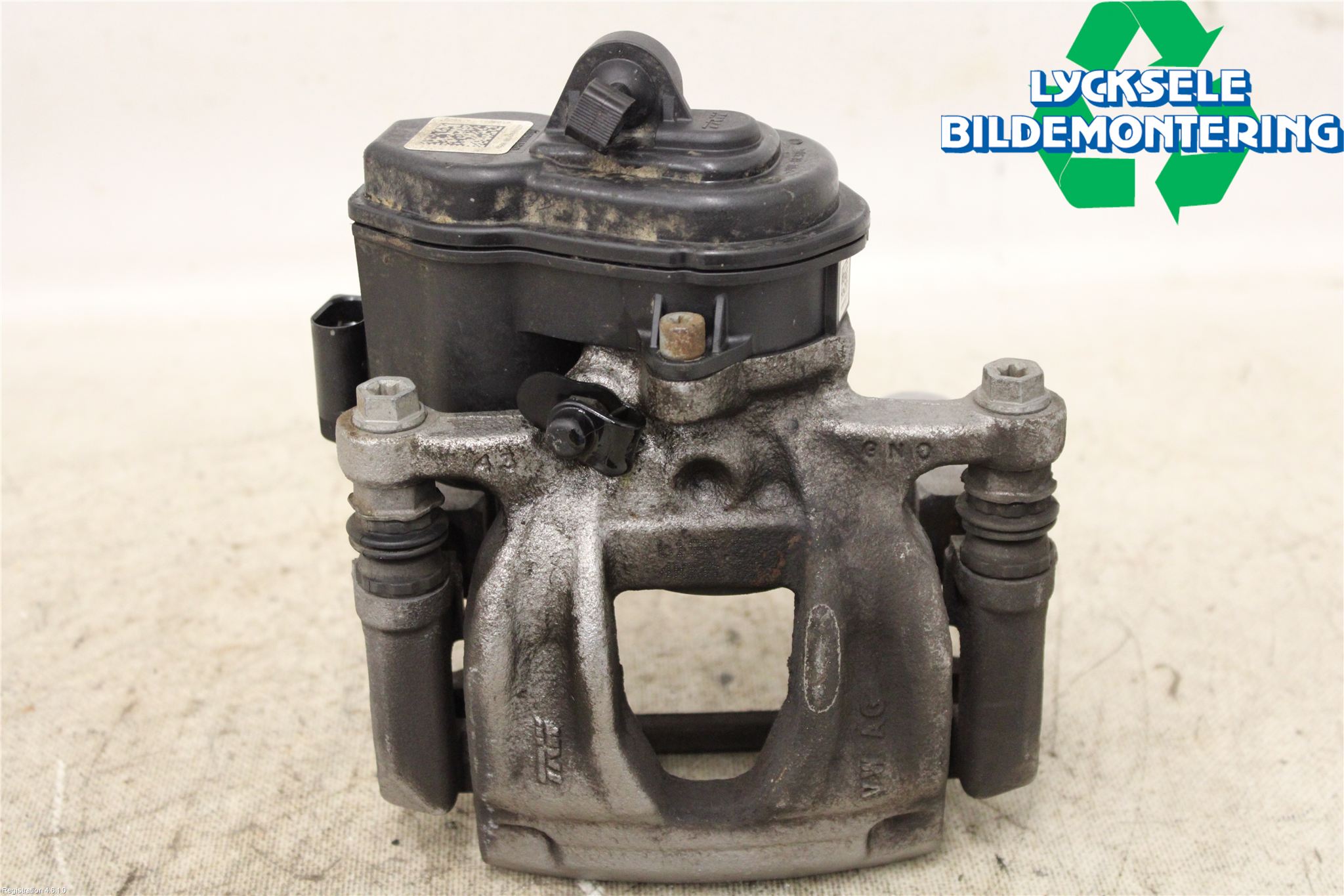 Audi A6 F2/C8 19- Bromsok Bak Höger