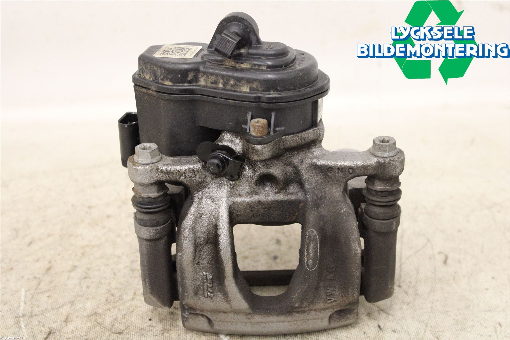 Audi A6 F2/C8 19- Bromsok Bak Höger