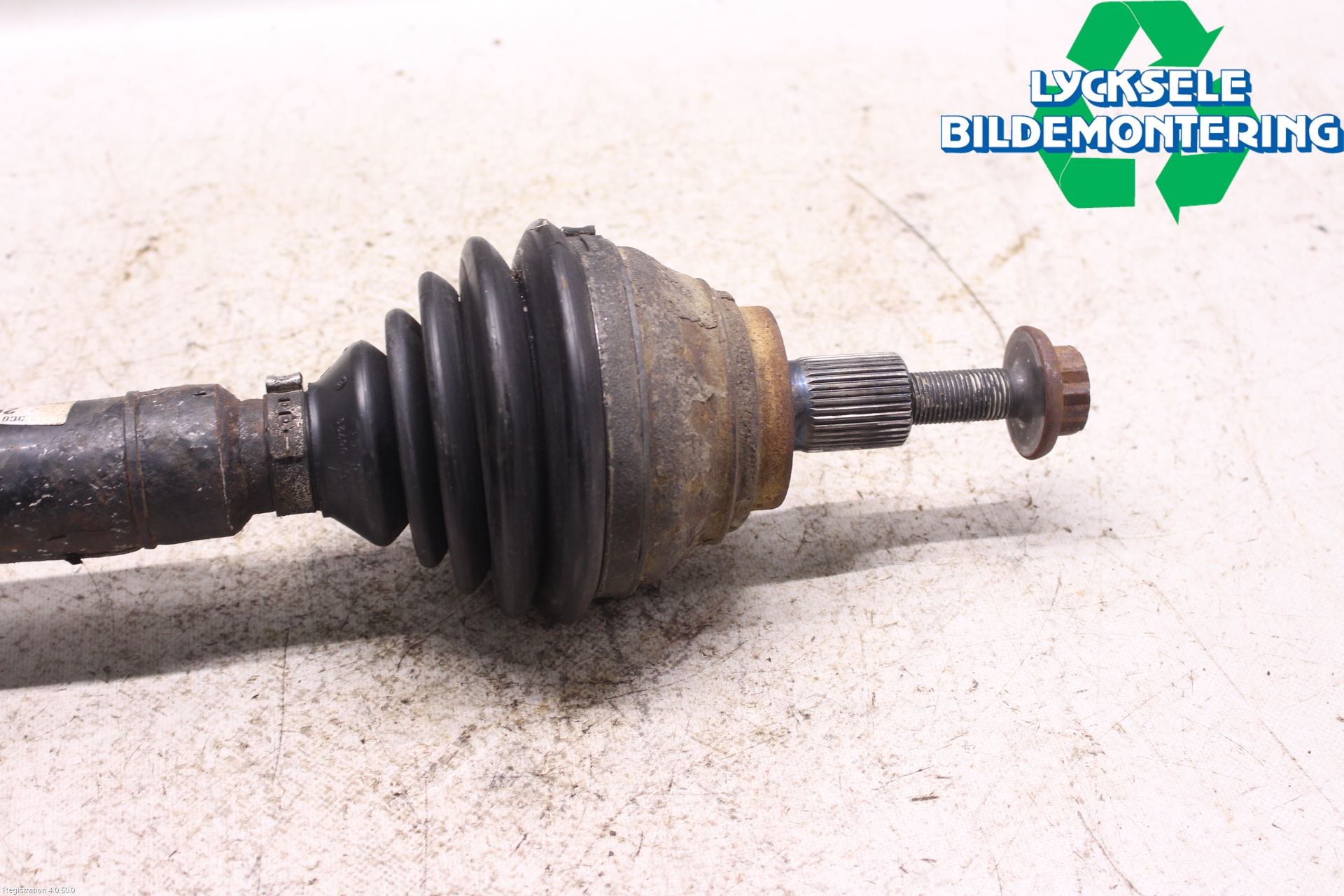 Skoda SUPERB 09-15 Drivaxel Fram Höger