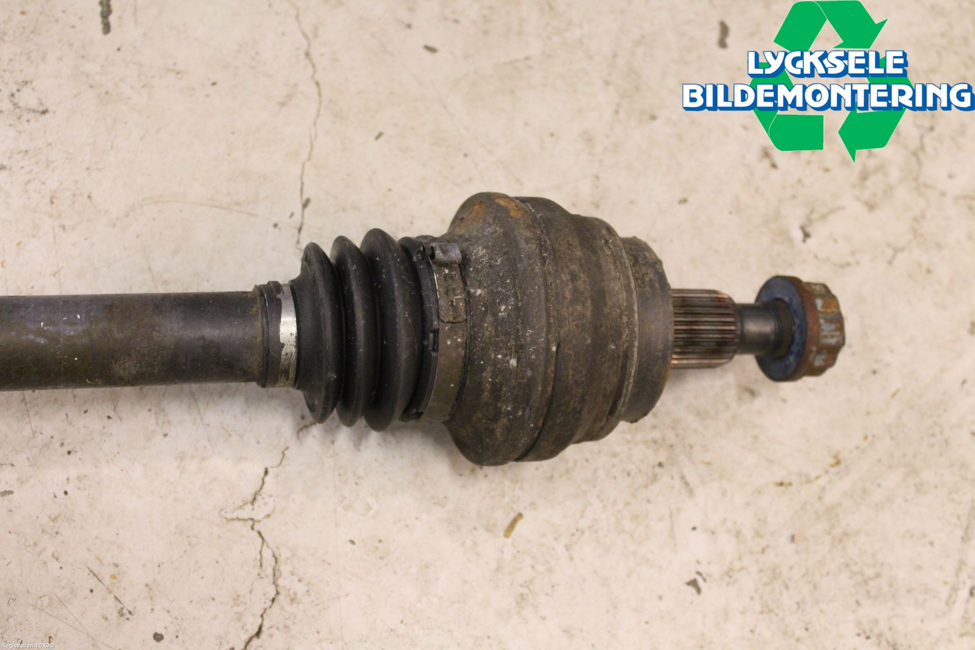 Mercedes-Benz MB ML/GLE-KLASS (W166) 12-18 Drivaxel Bak Höger