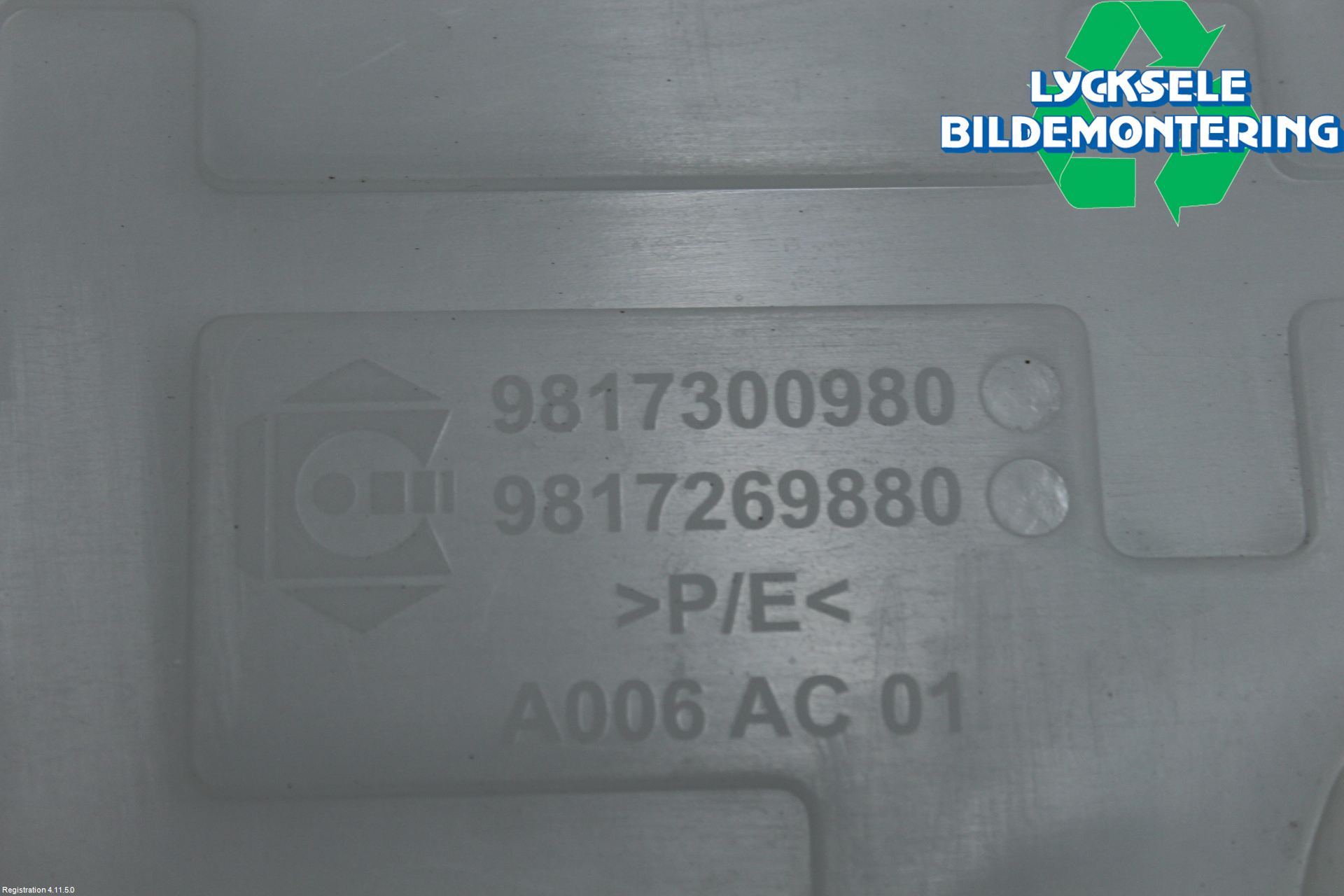 Peugeot PARTNER/E-PARTNER 19- Spolartank Vindruta