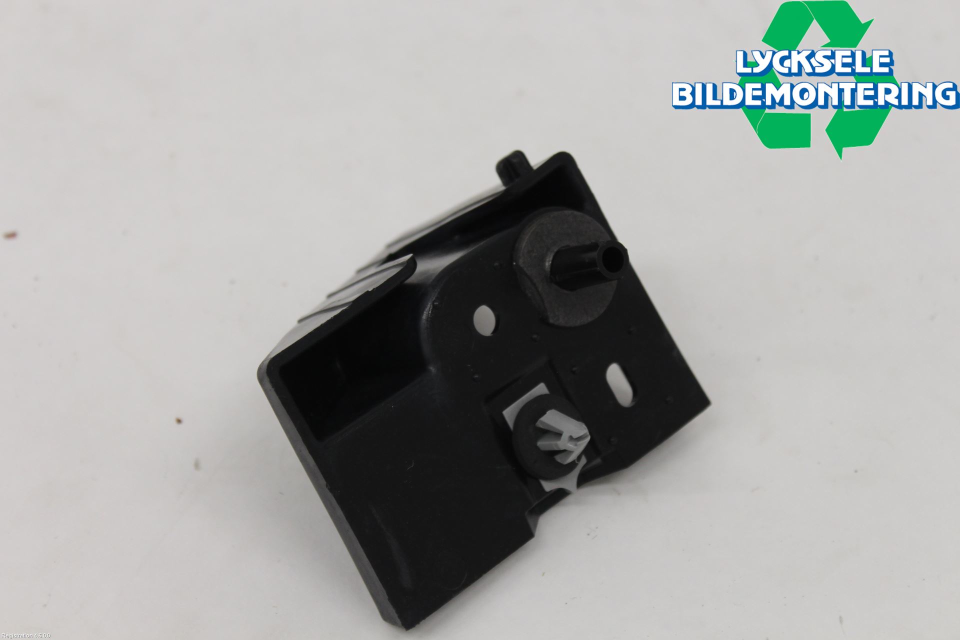 Ford KUGA 17-19 Stötfångarfäste Bak Hö