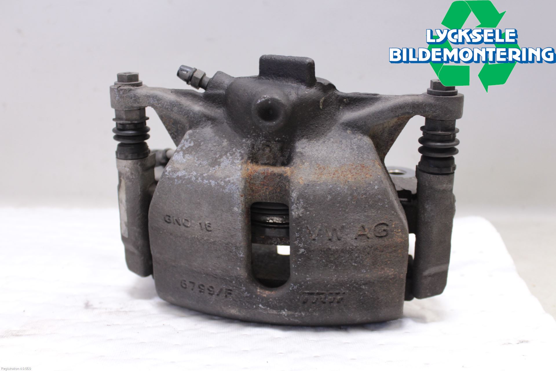 Volkswagen VW PASSAT 15-19 Bromsok Fram Höger