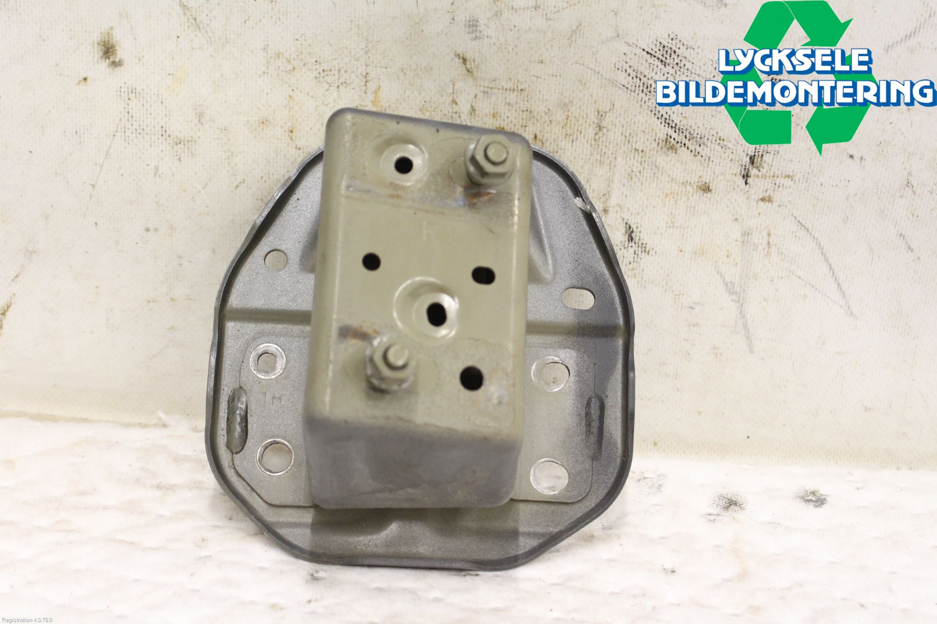 Nissan JUKE 10-14 Stötfångarbärjärn Bak