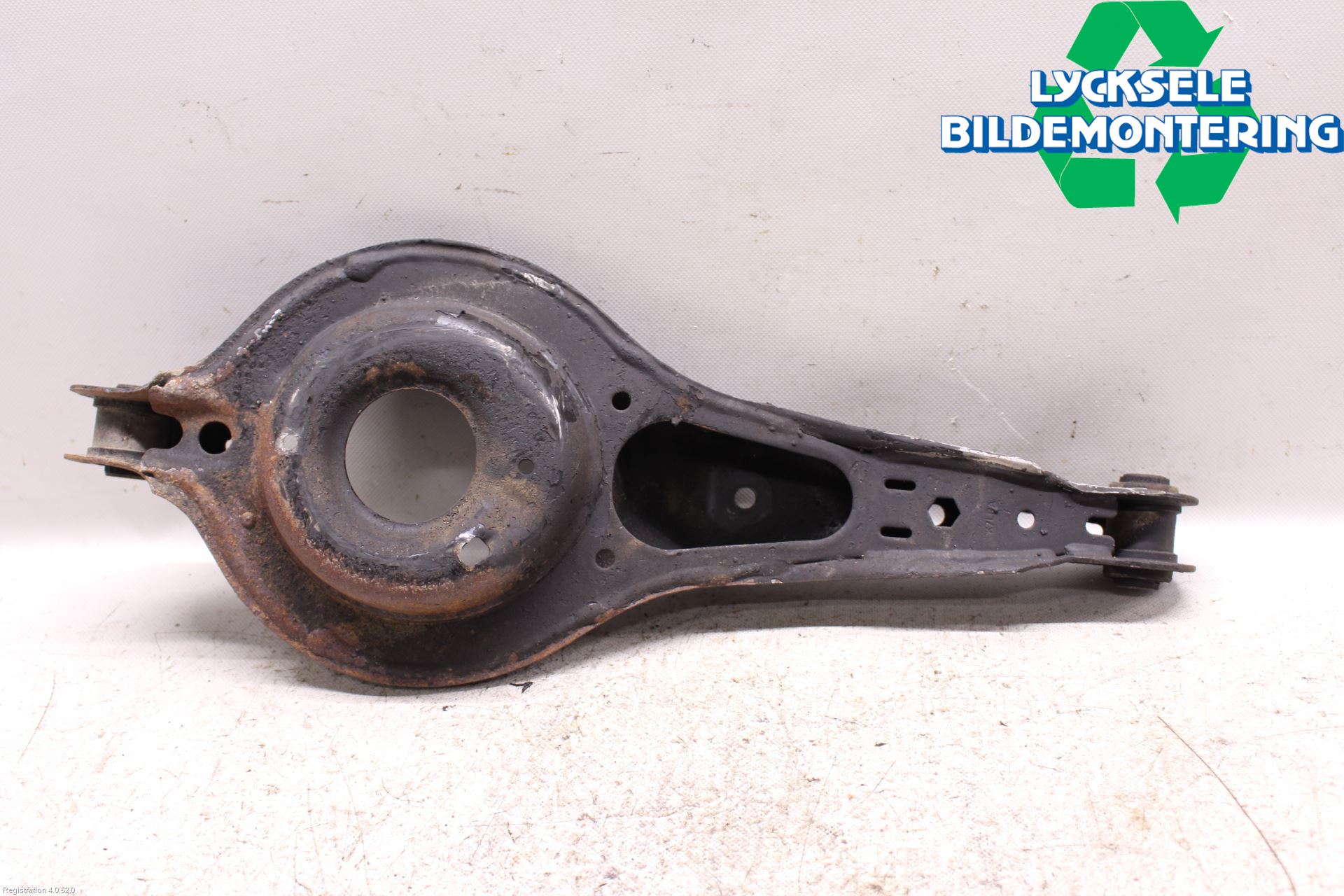 Ford FOCUS 15-18 Bärarm Bak Vänster