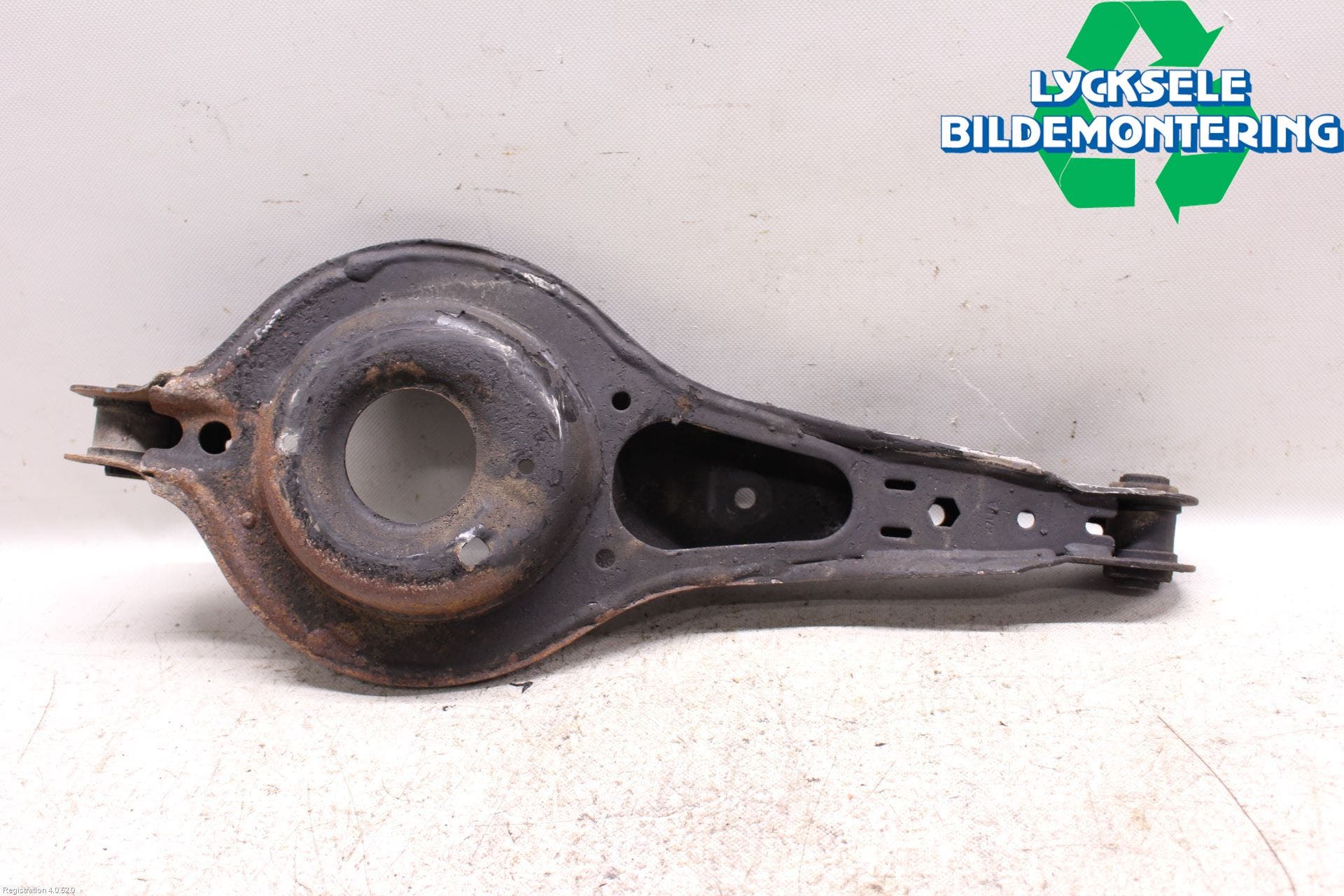 Ford FOCUS 15-18 Bärarm Bak Vänster