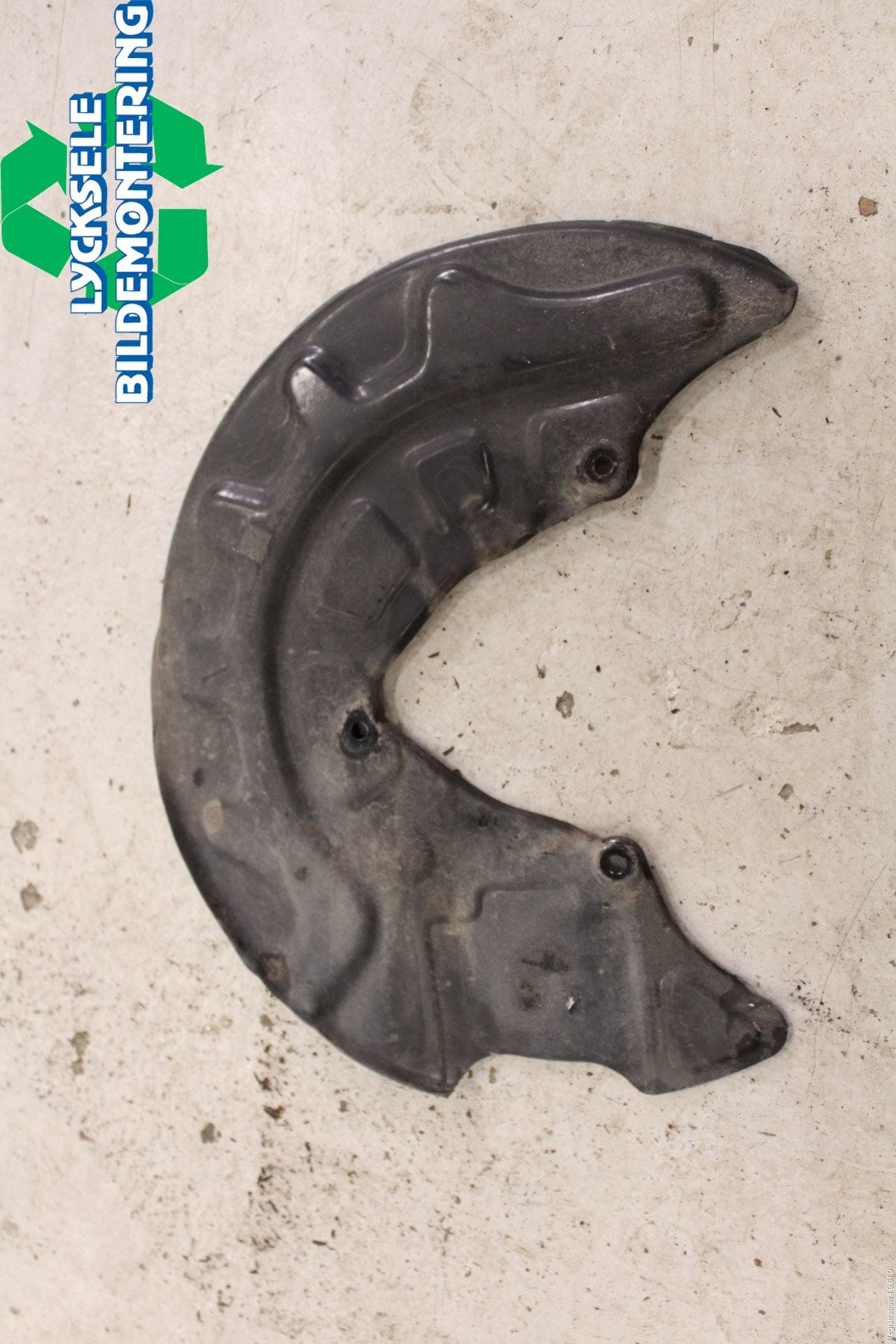 Volkswagen VW PASSAT 15-19 Bromssköld Fram