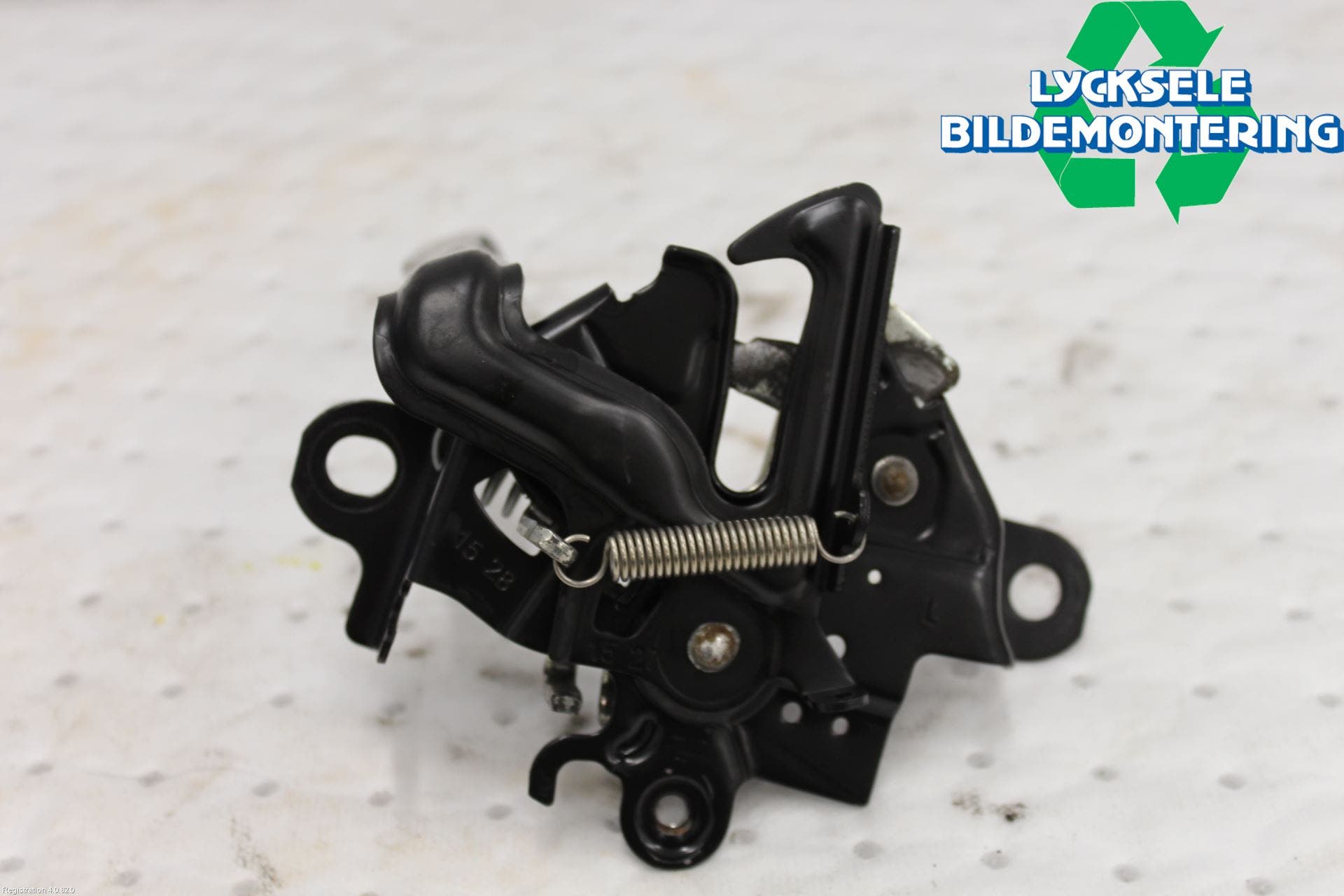 Toyota YARIS XP130 15-20 Huv Spärr