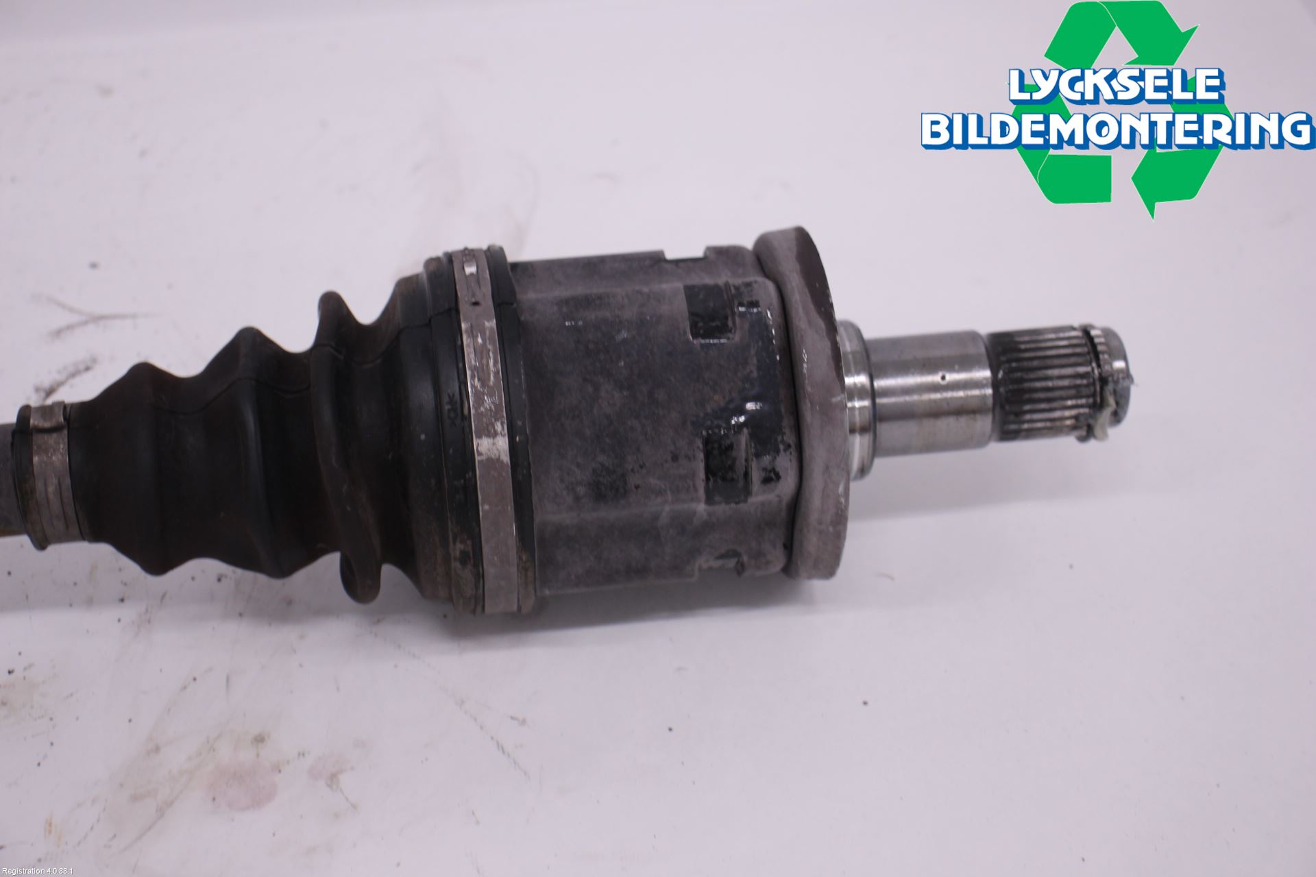 Toyota HILUX 16- Drivaxel Fram Vänster