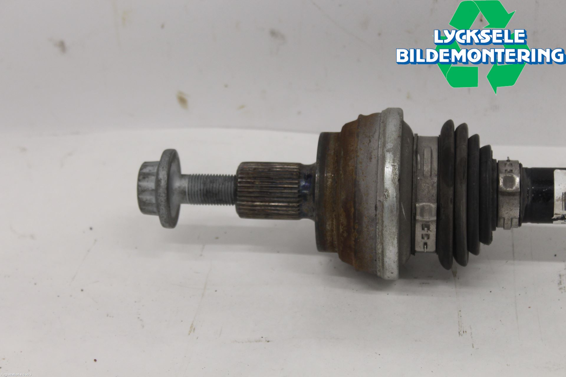 Volkswagen VW TIGUAN 16-24 Drivaxel Bak Höger