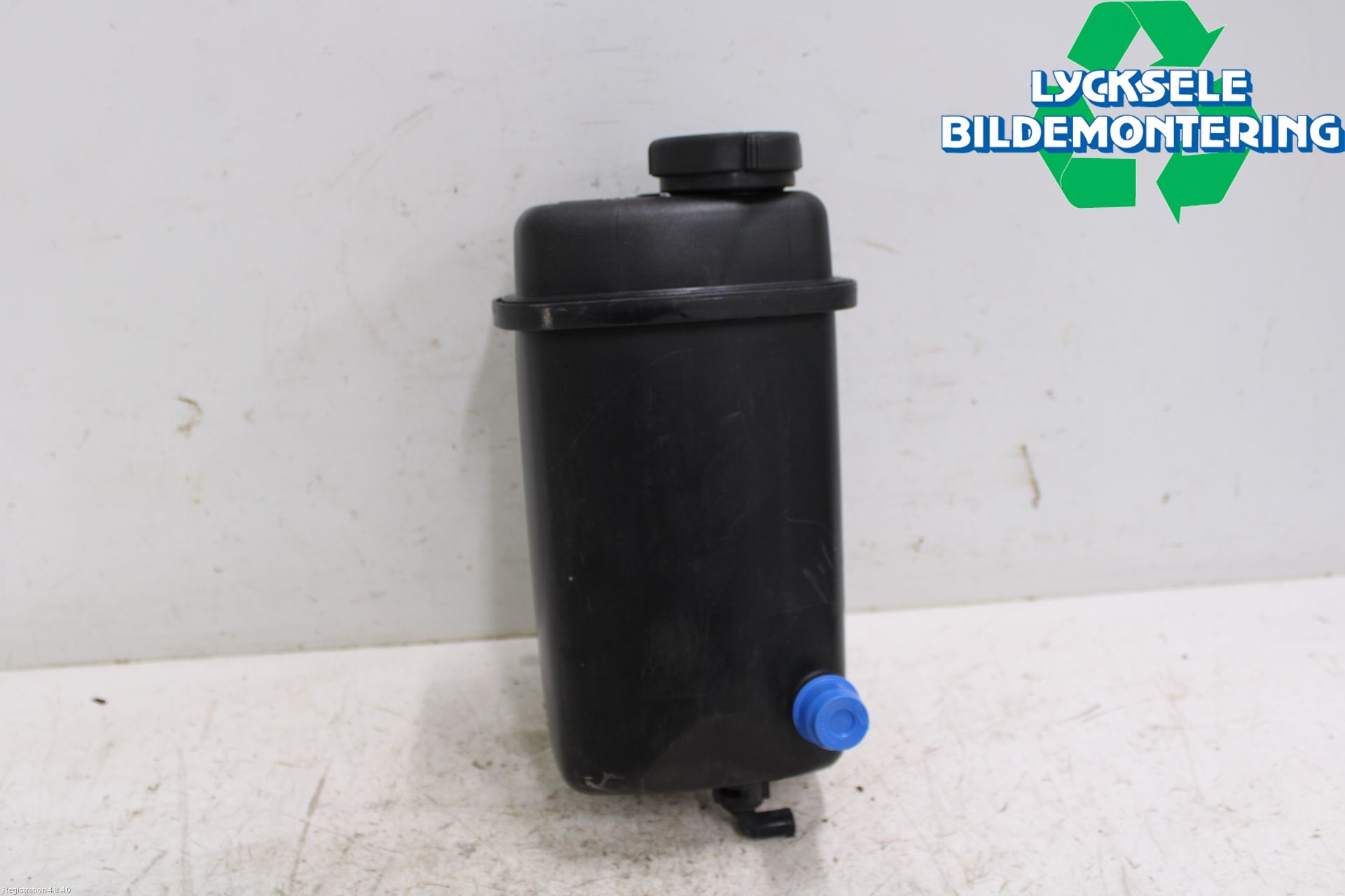 BMW 7 E38      93-01 Expansionstank