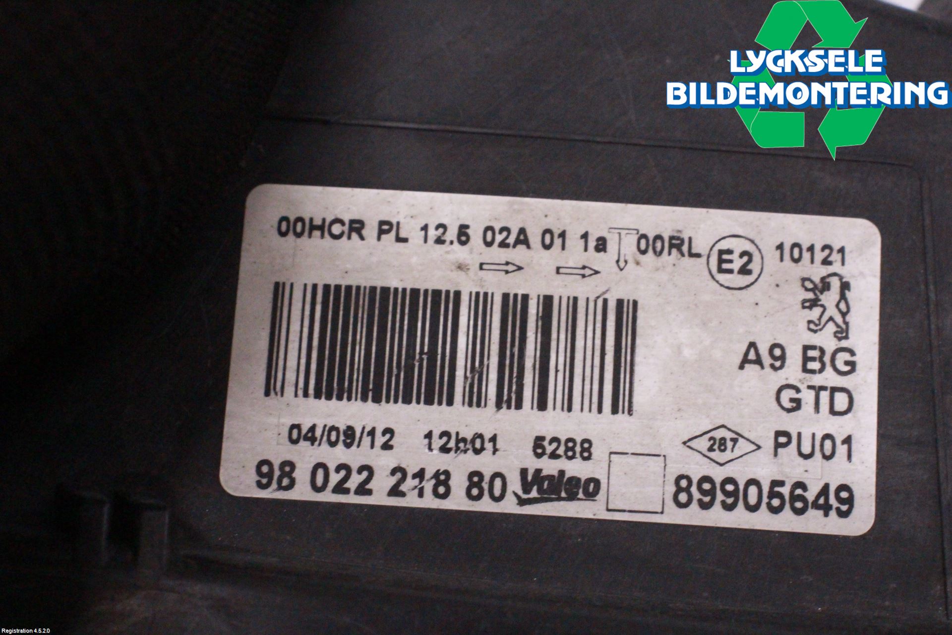 Peugeot 208 12-15 Strålkastare Vänster