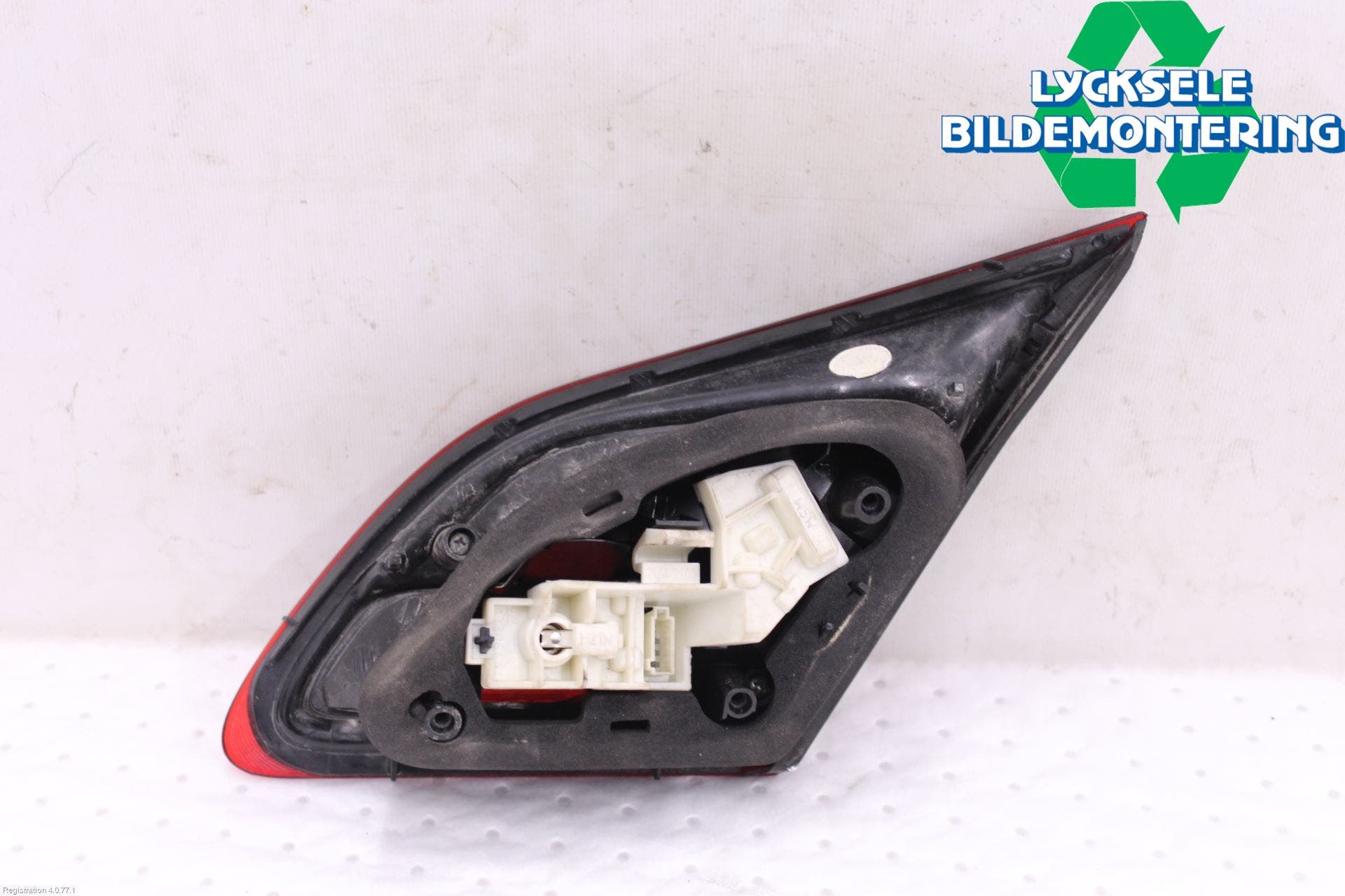 Opel ASTRA J 10-15 Bakljus Lucka Vä